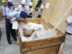 特別展マンモスYUKA 税関のチェック